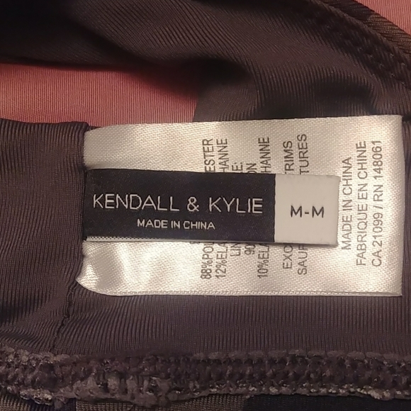 Kendall & Kylie - Picture 3 of 4